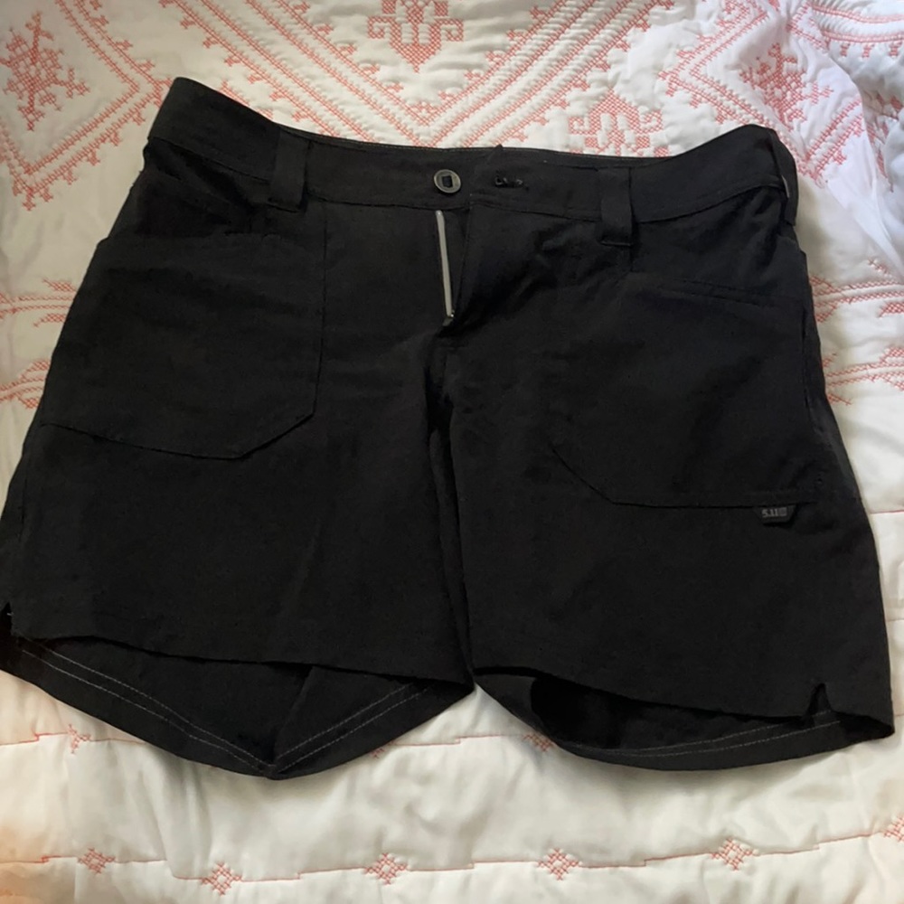5.11 tactical woman’s shorts Aaron 6”
